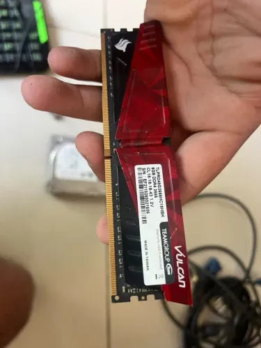Computador semi-novo, com processador Ryzen 5 1600, placa-mãe