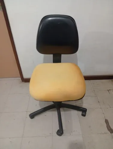 Cadeira Giratória de escritório sem forro do assento