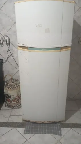 Geladeira Consul 450 litros funcionando perfeitamente