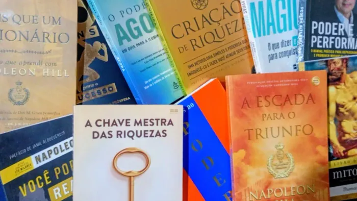 Livros novos a preço de sebo. 15 e 20. Dois preços