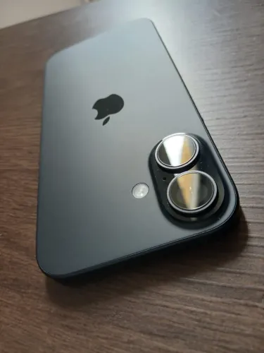 iPhone 16