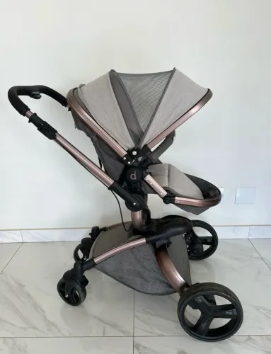Carrinho de bebê Dzieco 360 (com bebê conforto).