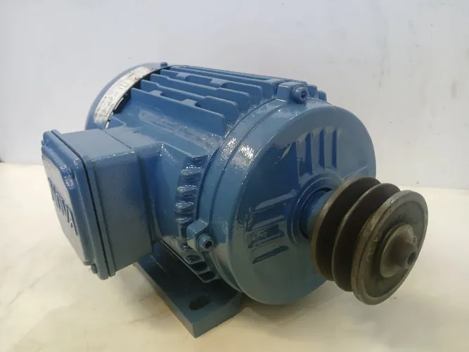 Motor elétrico trifásico 4 cv 4 pólos (Nova)