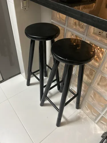 Bancos de madeira preto 80?cm de altura 