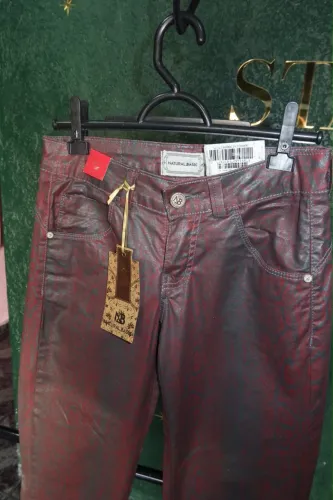calça de oncinha Vinho