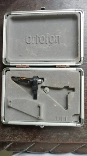 Ortofon Kit heardshell, agulhas e case(baixei o preço).