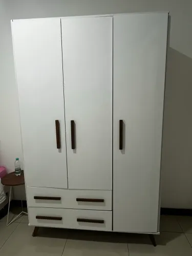 Guarda-Roupa Casal 3 Portas Branco - Excelente Estado