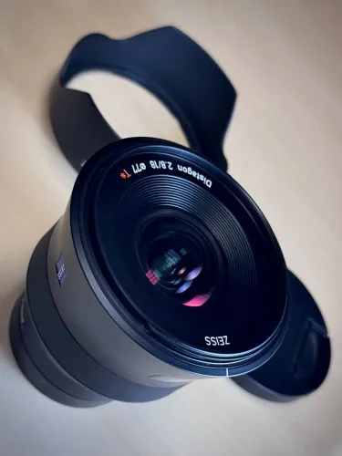 Lente Zeiss Batis 18mm 2.8 para Sony