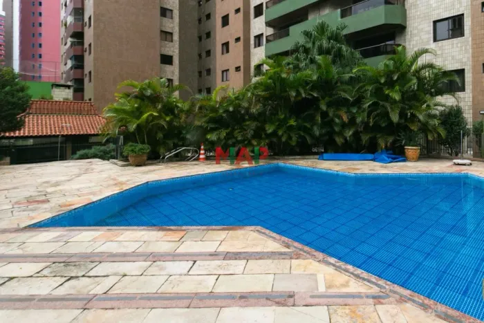 Apartamento Água Verde com 163 m²