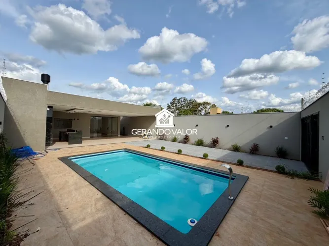 Casa c/ Piscina, Área Gourmet, Suíte c/ Closet