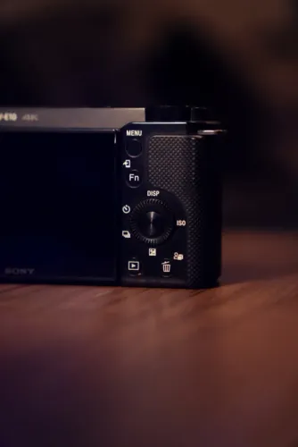 Sony ZV-E10 + Lente 16-50mm | Leia a descrição | R$ 3.800