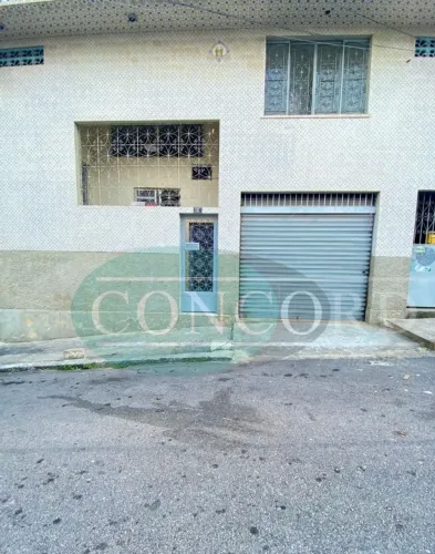 CASA COM GARAGEM NO CENTRO DE SÃO JOÃO DE MERITI - 2 QUARTOS | R$ 1.300