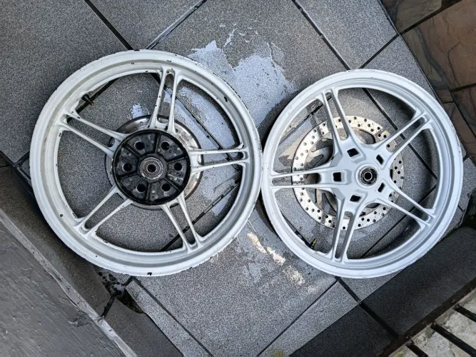 Rodas  da fazer 250 com discos novos 