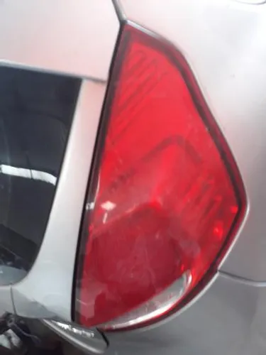 Lanternas do ford new fiesta hatch 2015