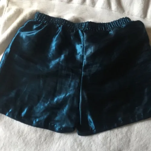 Cueca samba-canção azul escura tamanho P. De R$ 25,00 por R$ 20,00