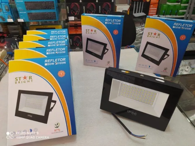 Refletor 100W (Distribuidora JK Eletrônicos Honestidade e Qualidade)