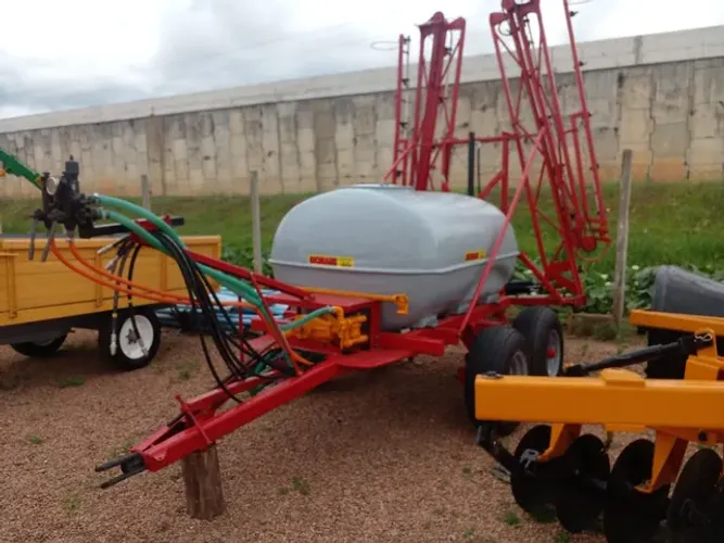 Pulverizador 2000lts jacto