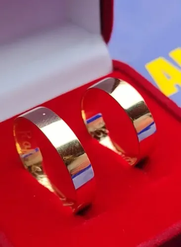 Alianças 4 mm Retas Ouro 18 kilates 3.80 Gramas
