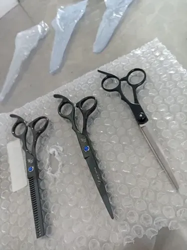 Tesouras de corte.