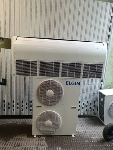 Piso teto Elgin 60.000 BTUs 220v trifásico 