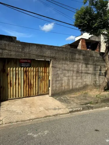 Casa disponível p/ venda - (para demolição ou reforma) bairro Iguaçu