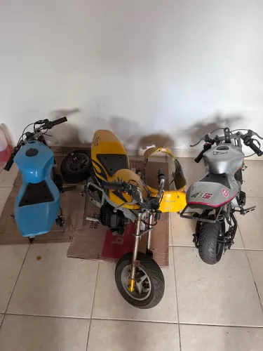 Três Mini Motos e um quadriciclo reformar