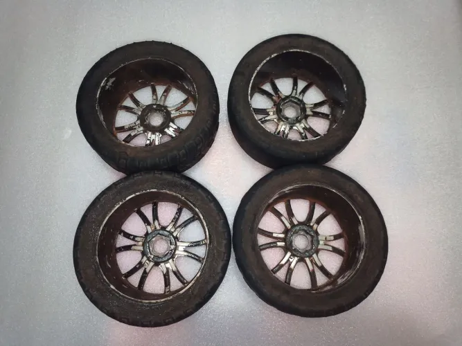 Automodelo RC 1/8 jogos de rodas