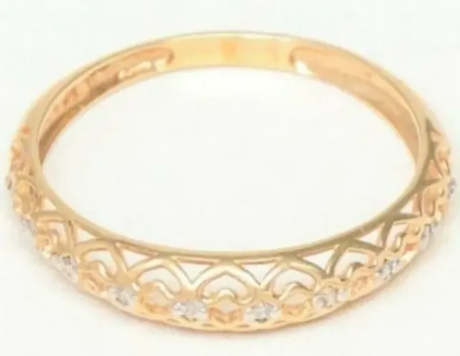 ANEL COM DESIGN DE CORAÇÕES, EM OURO AMARELO 18K 750, COM DIAMANTES, MARCA AUGUSTO JÓIAS.