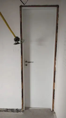 Porta Pronta Branca Lisa Sólida - Fechadura Pado