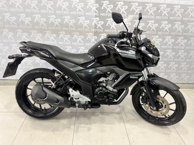 Moto Yamaha FZ15 ABS 2024