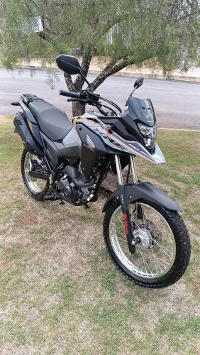 Honda XR TORNADO 300 2025  Flex **1000 km  apenas com ABS **.