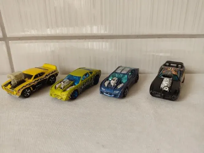 Kit 4 Carrinhos Miniatura Hot Wheels Camaro Overbored Pontiac (cod M) (Usado)
