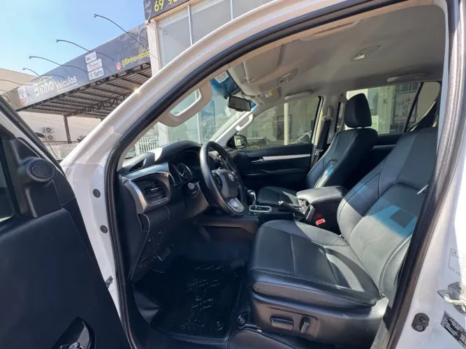 Toyota Hilux CD SRV 4X4 2.8 TDI Diesel Aut. 2021