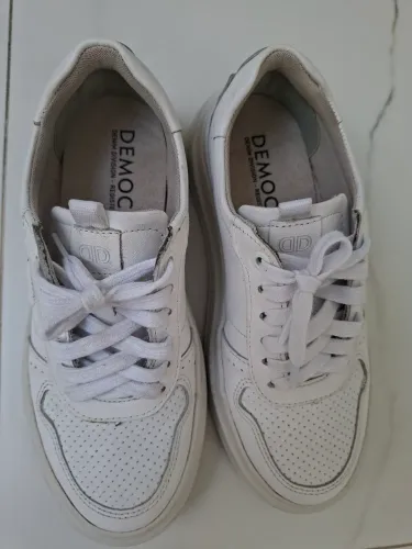 Tênis Branco Democrata