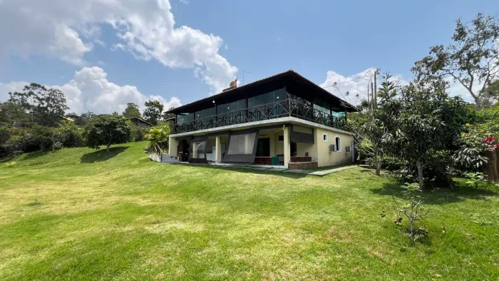 Casa em Gravatá condomínio fechado