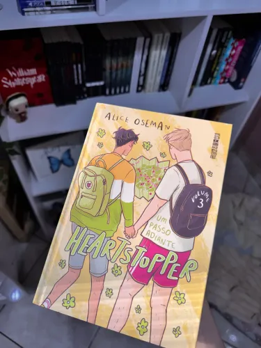 livro heartstopper volume 3
