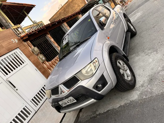 Mitsubishi L200 Triton HPE 3.2 CD TB Int.diesel AUT 2011