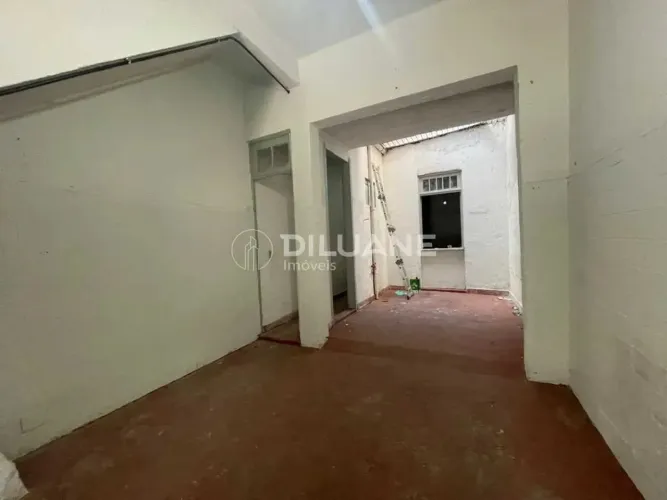 Loja - / Comercial / Santa Teresa