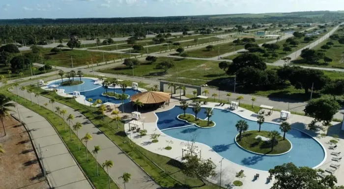 Terreno no condomínio Beach Plaza em Lucena