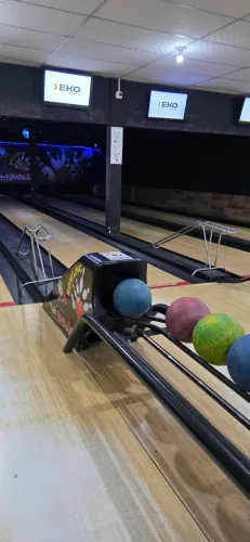 VENDO 4 PISTAS DE BOLICHE
