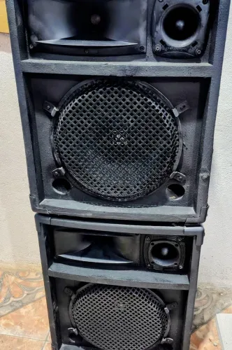 8000 Par de caixas passivas de 12 JBl completas .