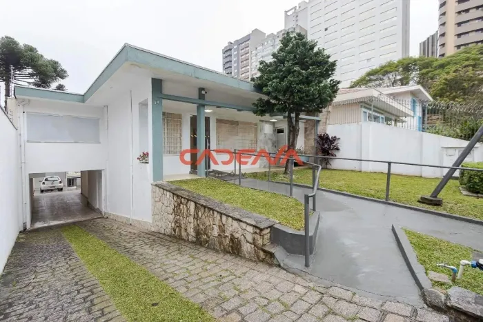 Casa com 5 quartos e 5 vagas à venda no Bigorrilho