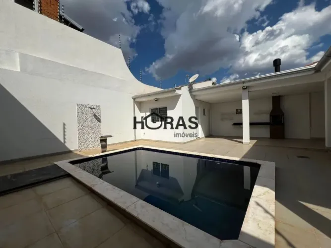 Casa à venda em Cuiabá-MT, Boa Esperança: 3 quartos, 1 suite, 1 sala, 210 m² de área. Conf