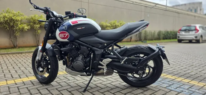 Vendo Triumph Trident Tribute 660 IMPECÁVEL