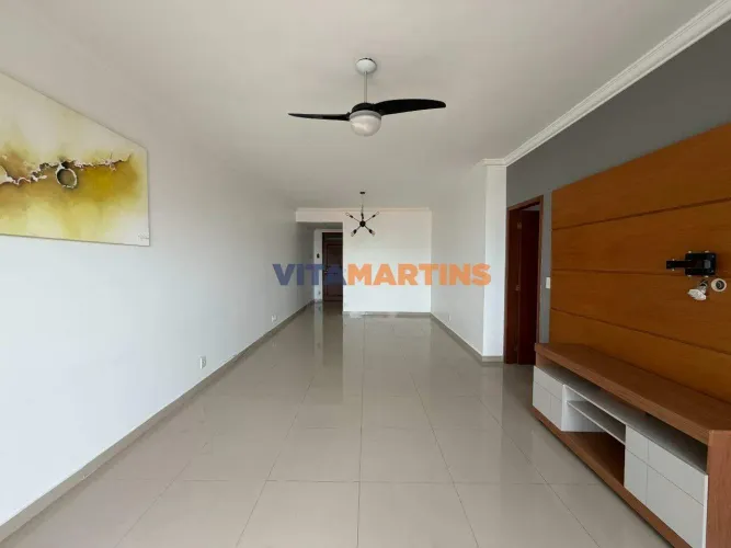 Apartamento com 3 quartos (1 suíte) à venda na Praia do Forte em Cabo Frio/RJ por R$1.250.