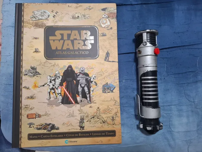 Atlas Galactico Star Wars + Sabre de Luz do Yoda.