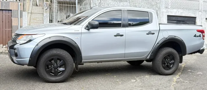 Mitsubishi L 200 Triton outdoor GSL 2.4