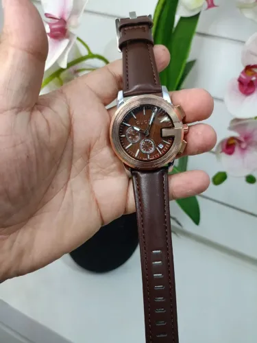 Relógio Gucci - Pulseira em couro