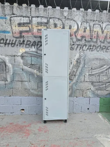 Armario vestiário  grande com divisórias  insalubre firma hospital roupas mochilas capacet