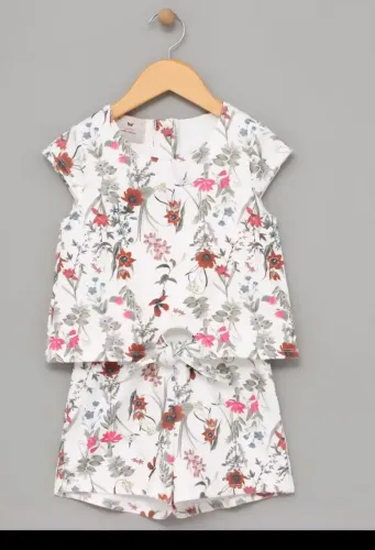 Macacão Infantil Estampado Floral tam 7/8 e 9/10